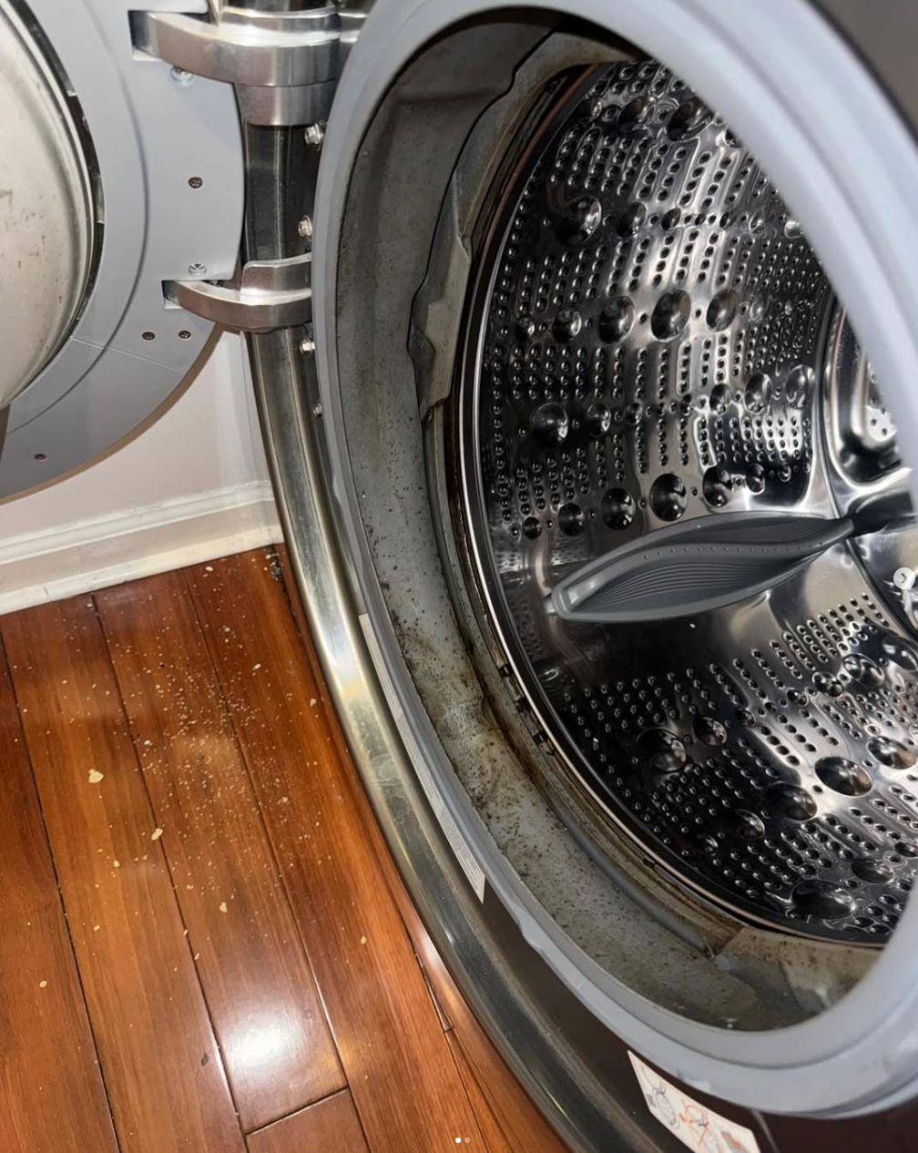 Washer deep cleaning transformation! 🌀 Say goodbye to hidden grime and bacteria — your appliances deserve a fresh start! — Before